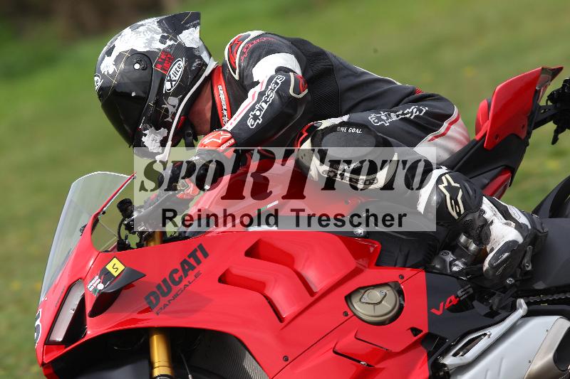 Archiv-2022/68 13.10.2022 Speer Racing ADR/Freies Fahren rot und gelb/5